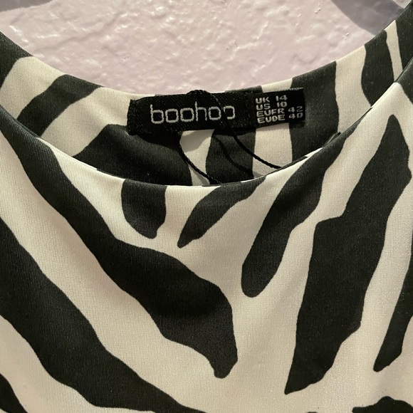 Boohoo zebra print body-suit - Picture 3 of 4